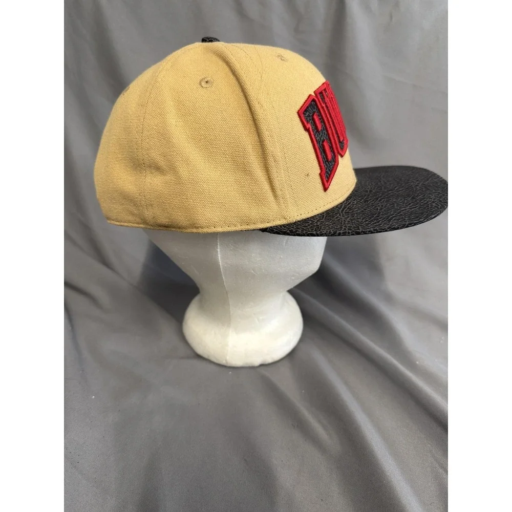 Chicago Bulls Hat Cap Snap Back OSFM Tan‎ Black NBA Basketball Ultra Game Mens